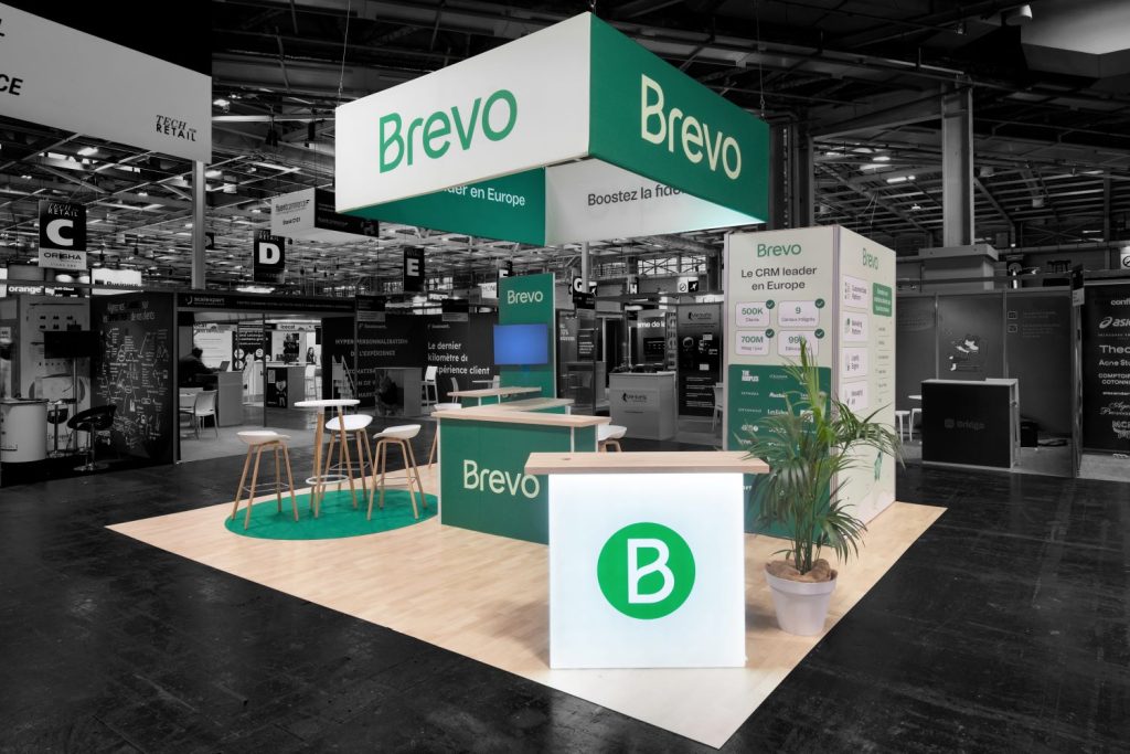 STAND BREVO SALON TECH FOR RETAIL