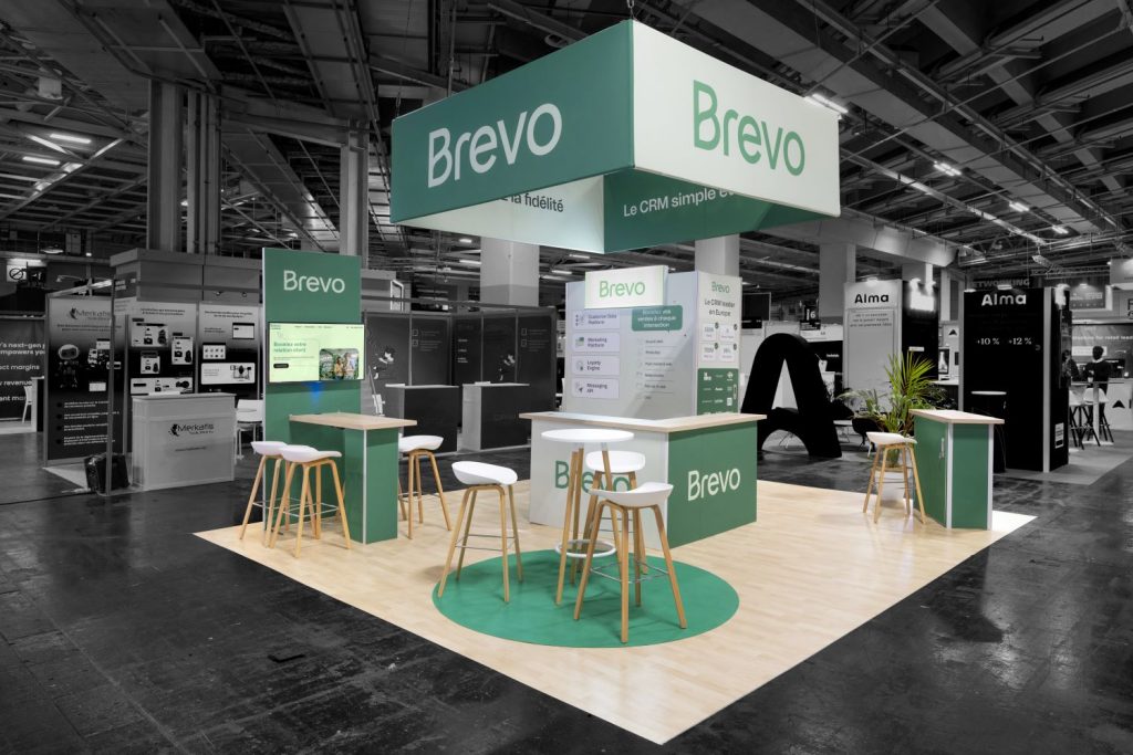 STAND BREVO SALON TECH FOR RETAIL