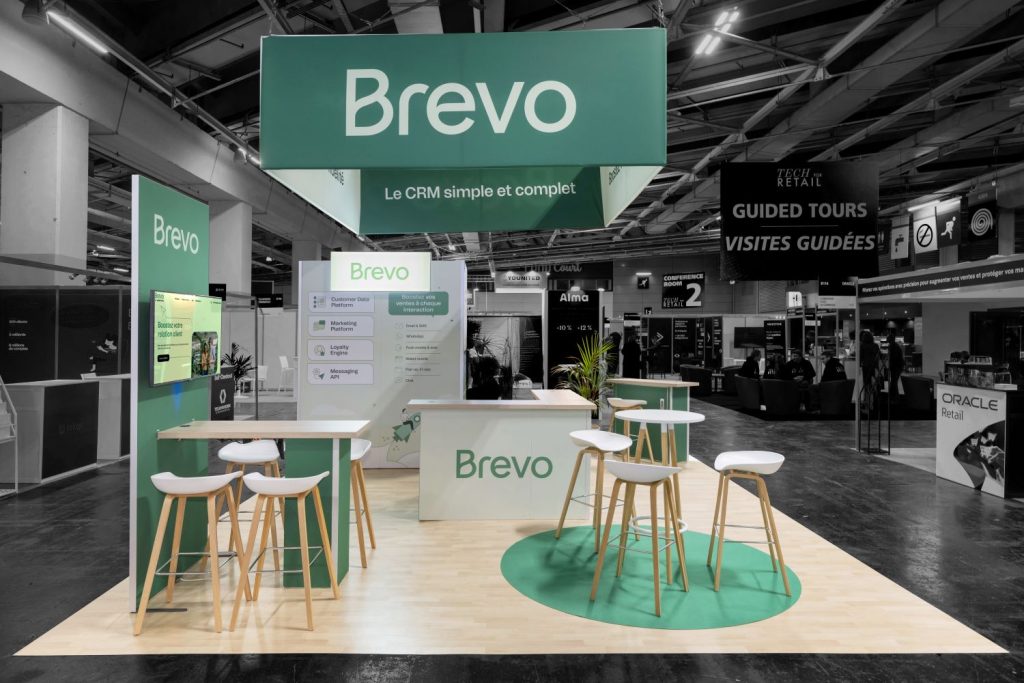 STAND BREVO SALON TECH FOR RETAIL