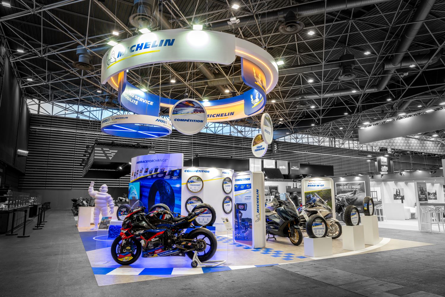 STAND MICHELIN SALON DU 2 ROUES