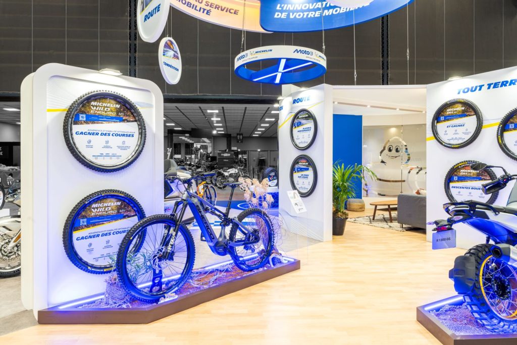 STAND MICHELIN SALON DU 2 ROUES